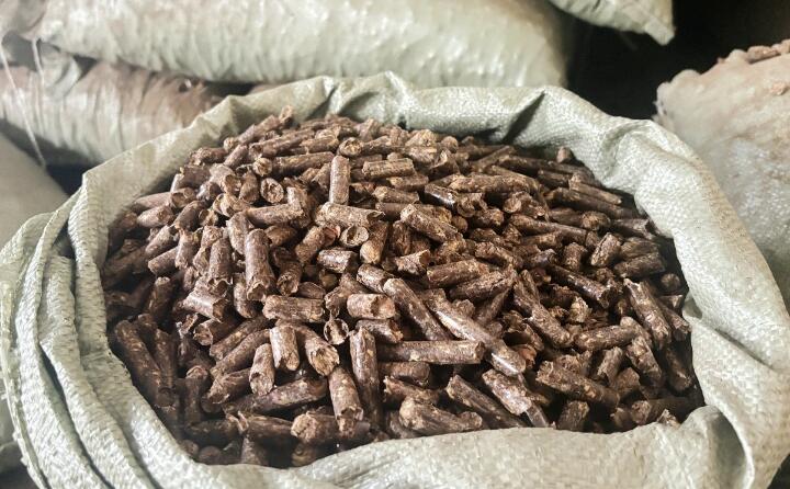 木屑顆粒機把它們變?yōu)樯镔|(zhì)顆粒燃料 木屑顆粒機把它們變?yōu)樯镔|(zhì)顆粒燃料