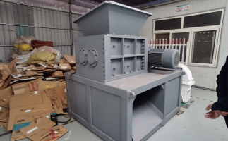 撕碎機(jī)撕碎硬紙殼，全程記錄！